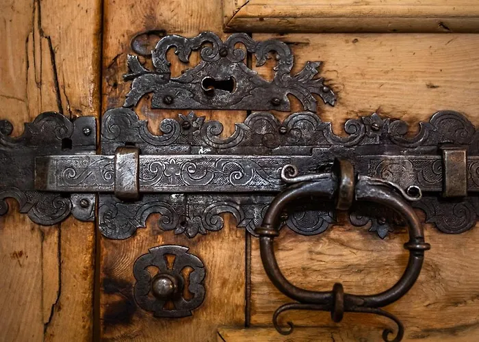 فندق Historic Crusch Alva