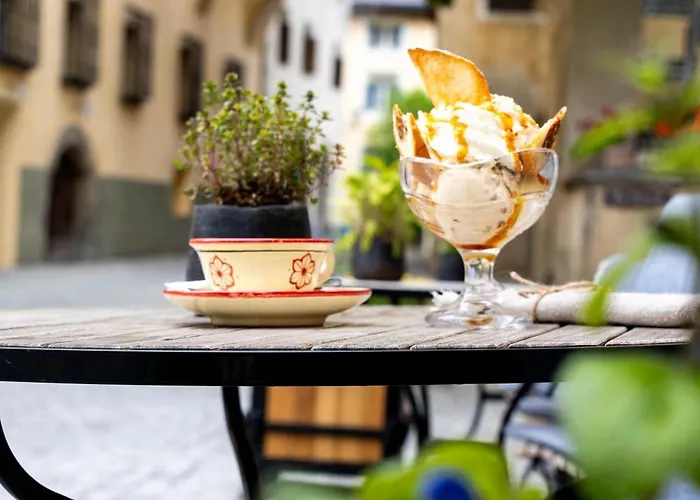 فندق Historic Crusch Alva 3*